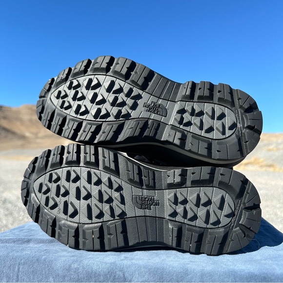 NWT The North Face Chilkat 400 Winter Boots COLOR: TNF BLACK/ZINC GREY Faux Fur - Picture 5 of 13